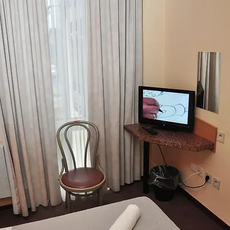 Hotel Afrit 28
